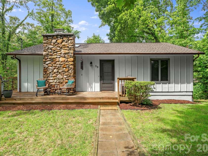 39 Spooks Branch Extension, Asheville, NC 28804.  MLS# CAR4358882, YatesRealty ID 19702. 