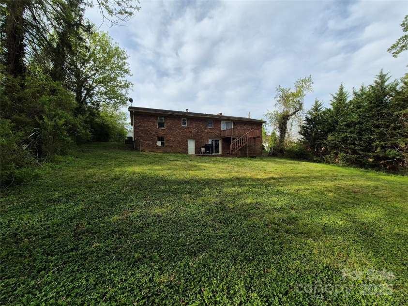 64 Round Top Road, Asheville, NC 28803.  MLS# CAR4248963, YatesRealty ID 19703. Back