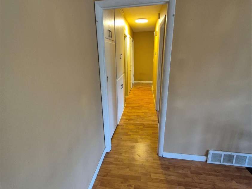 64 Round Top Road, Asheville, NC 28803.  MLS# CAR4248963, YatesRealty ID 19703. Hallway