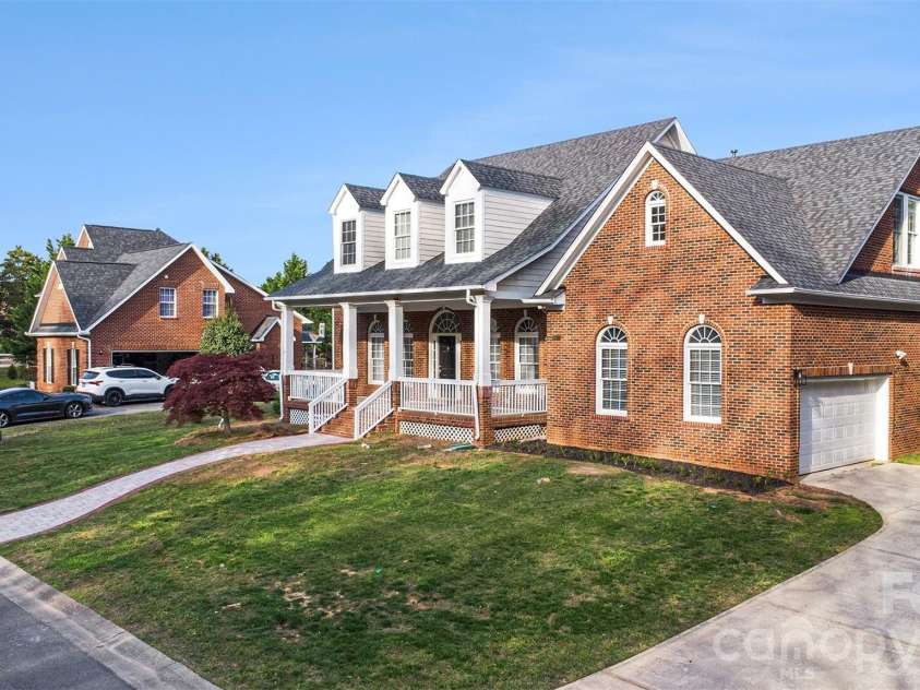 8403 Royster Run, Waxhaw, NC 28173.  MLS# CAR4357163, YatesRealty ID 19703. 