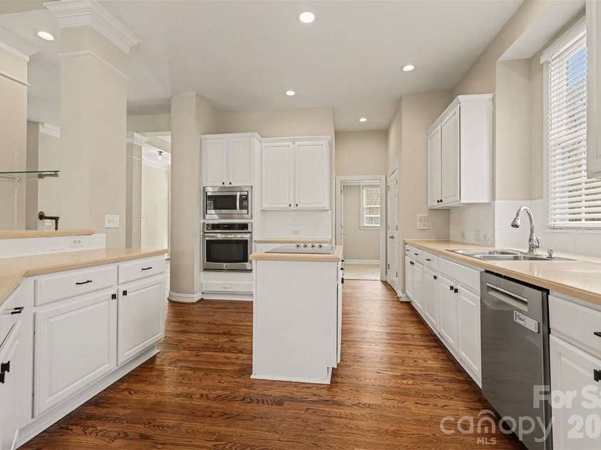 8403 Royster Run, Waxhaw, NC 28173.  MLS# CAR4357163, YatesRealty ID 19703. 