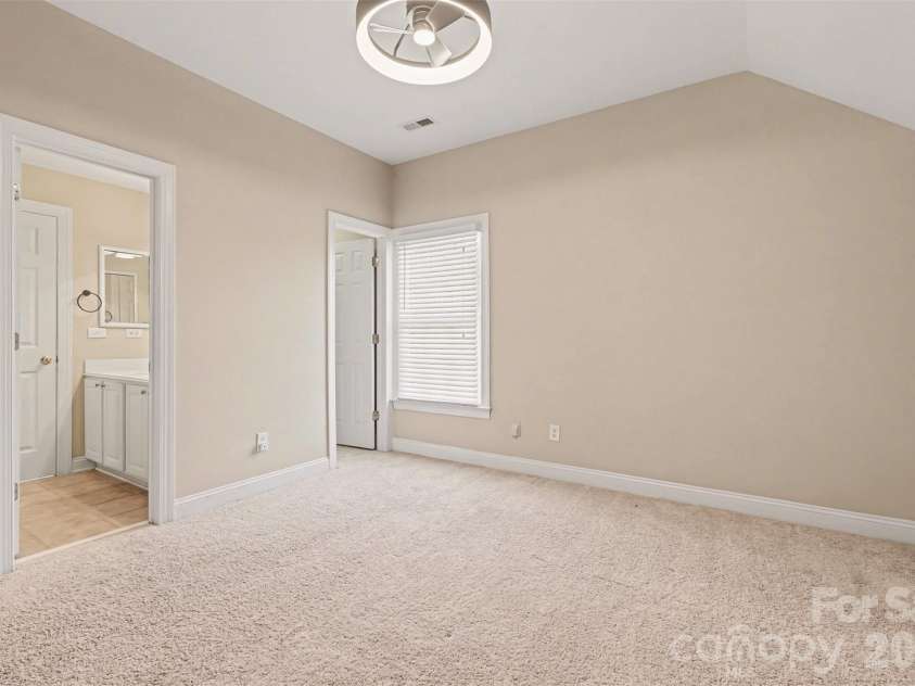 8403 Royster Run, Waxhaw, NC 28173.  MLS# CAR4357163, YatesRealty ID 19703. 
