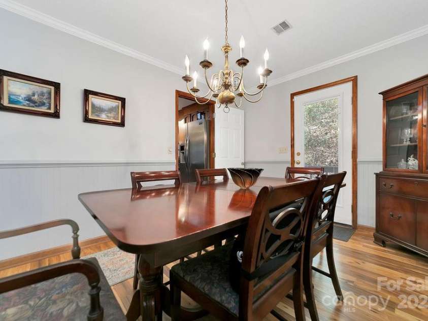 207 Aberdeen Lane, Pisgah Forest, NC 28768.  MLS# CAR4249386, YatesRealty ID 19704. Formal Dinning