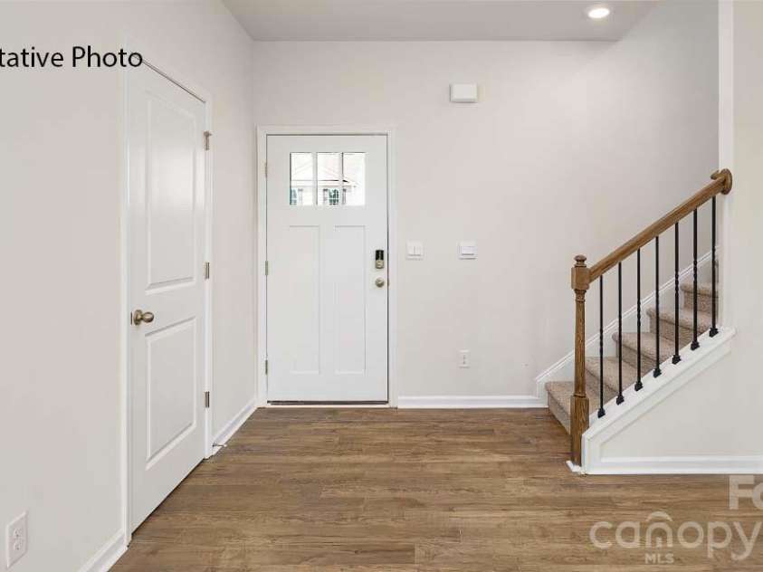 2078 10th Street, Hickory, NC 28602.  MLS# CAR4353437, YatesRealty ID 19705. 