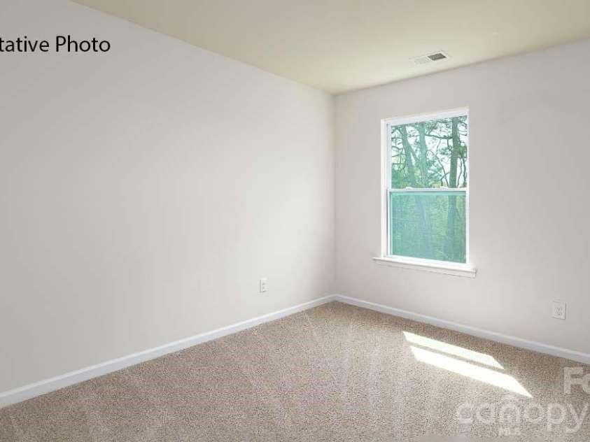2078 10th Street, Hickory, NC 28602.  MLS# CAR4353437, YatesRealty ID 19705. 