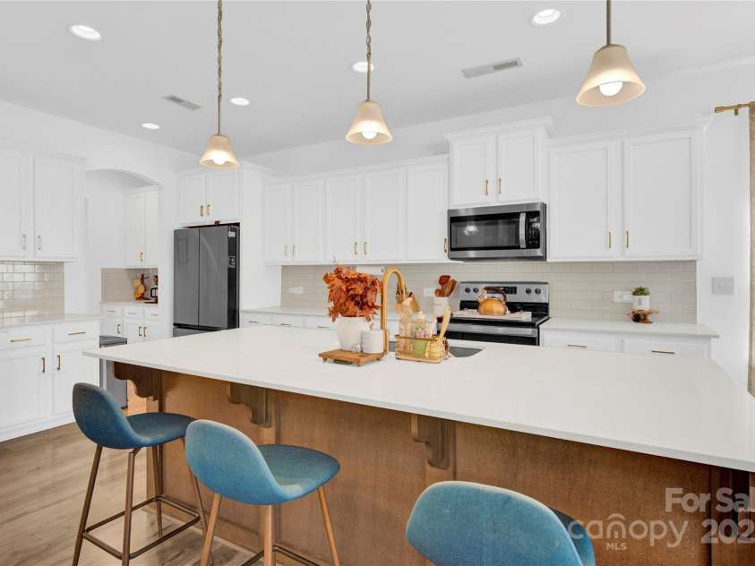 3153 Pinehills Way, Mount Holly, NC 28120.  MLS# CAR4247009, YatesRealty ID 19705. Kitchen