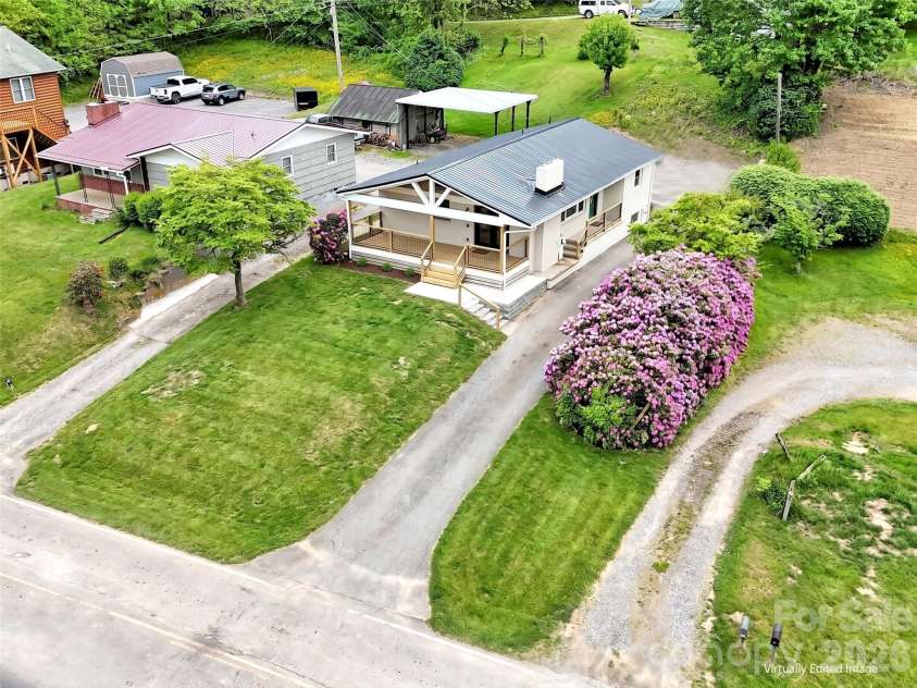 3575 Dellwood Road, Waynesville, NC 28786.  MLS# CAR4375383, YatesRealty ID 19706. 