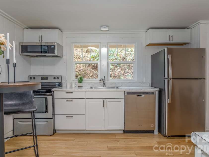 165 Kings Mill Road, Brevard, NC 28712.  MLS# CAR4347667, YatesRealty ID 19707. 