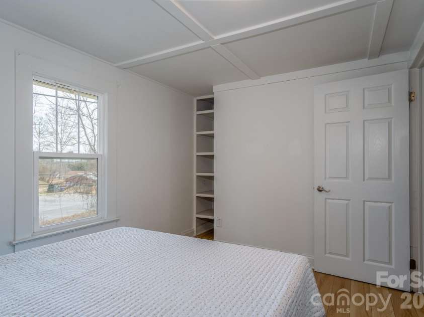 165 Kings Mill Road, Brevard, NC 28712.  MLS# CAR4347667, YatesRealty ID 19707. 