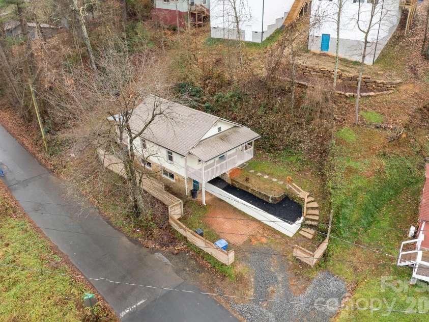 165 Kings Mill Road, Brevard, NC 28712.  MLS# CAR4347667, YatesRealty ID 19707. 