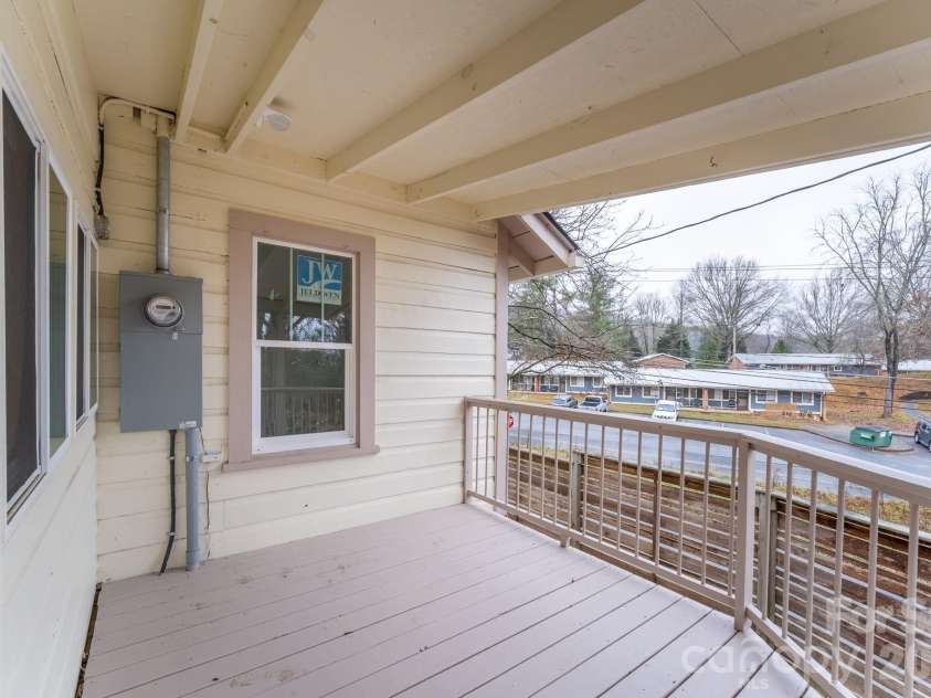 165 Kings Mill Road, Brevard, NC 28712.  MLS# CAR4347667, YatesRealty ID 19707. 