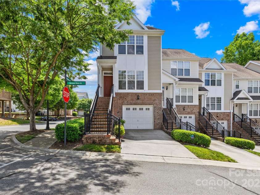6429 Terrace View Court, Charlotte, NC 28269.  MLS# CAR4257513, YatesRealty ID 19707. 