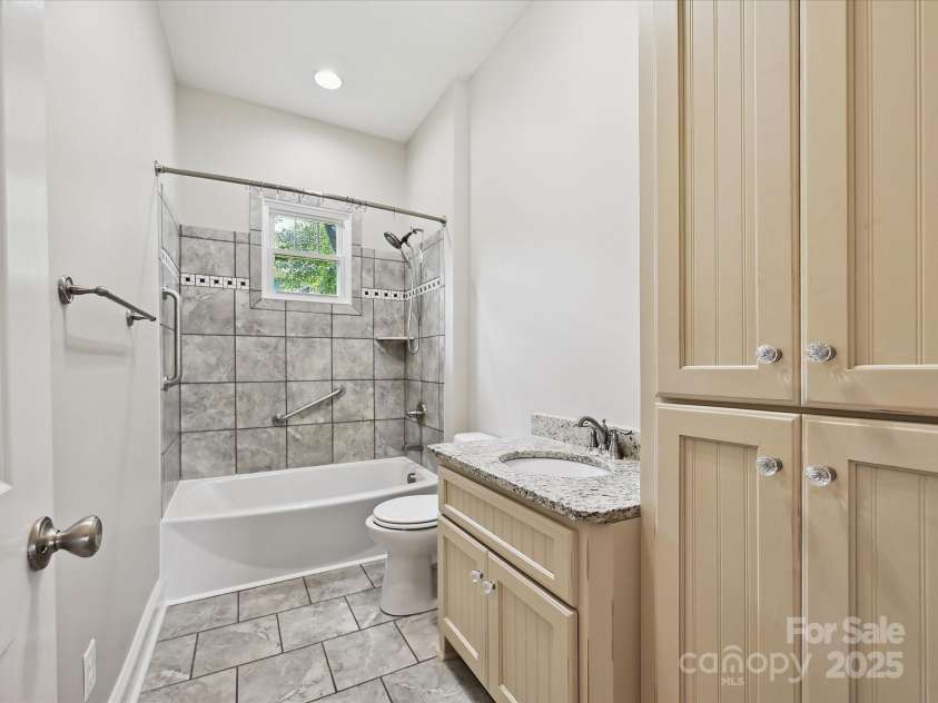 214 Tenth Street, Cramerton, NC 28032.  MLS# CAR4269315, YatesRealty ID 19708. 