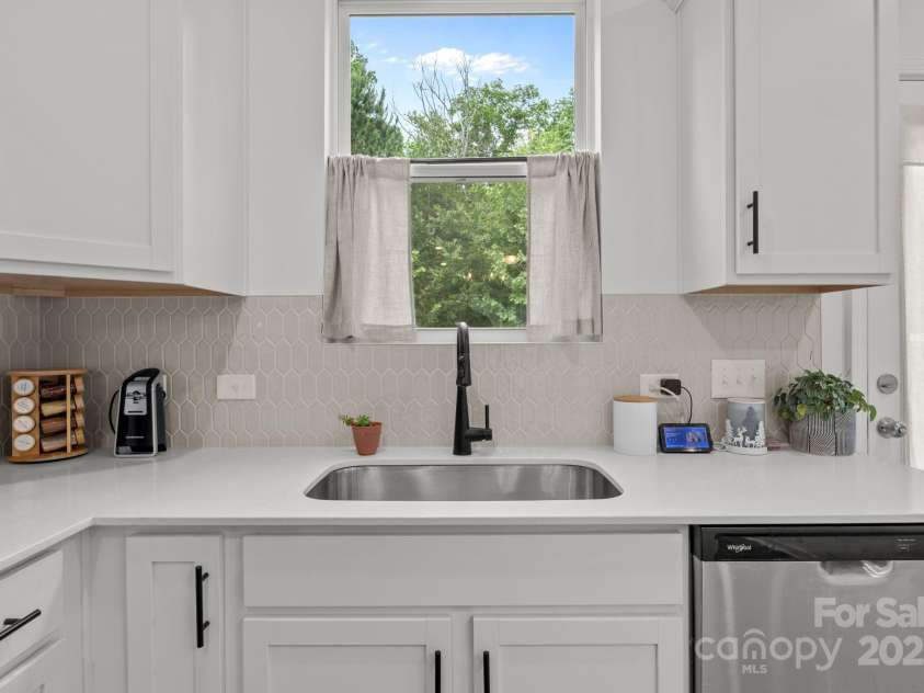 2535 Andes Drive, Statesville, NC 28625.  MLS# CAR4251014, YatesRealty ID 19709. 