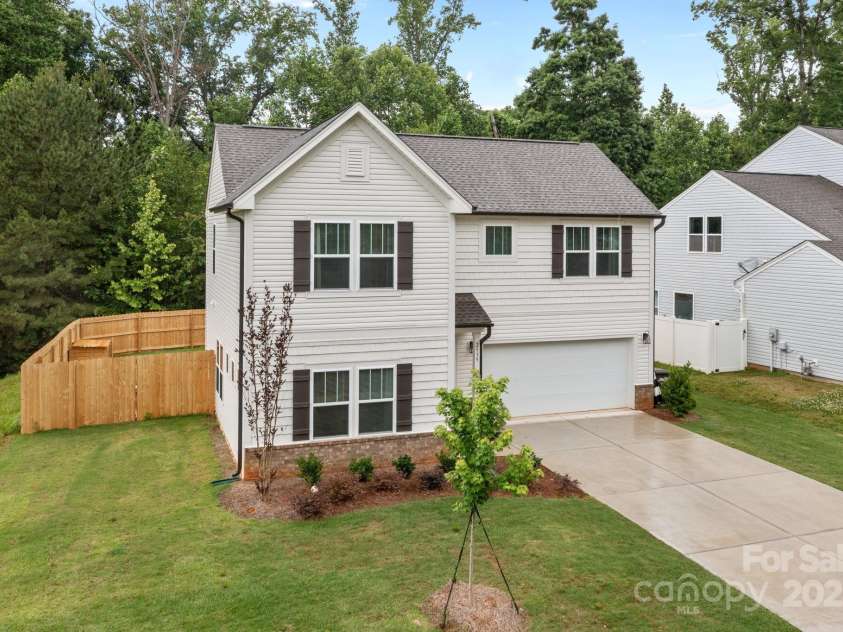 2535 Andes Drive, Statesville, NC 28625.  MLS# CAR4251014, YatesRealty ID 19709. 