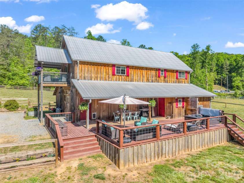 400 Calhoun Trail, Rutherfordton, NC 28139.  MLS# CAR4378977, YatesRealty ID 19709. 