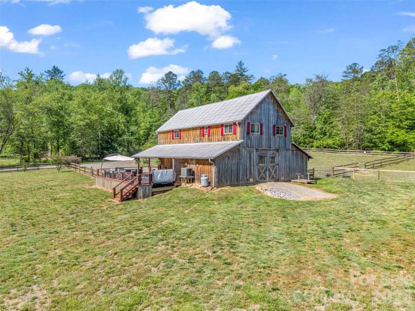 400 Calhoun Trail, Rutherfordton, NC 28139.  MLS# CAR4378977, YatesRealty ID 19709. 
