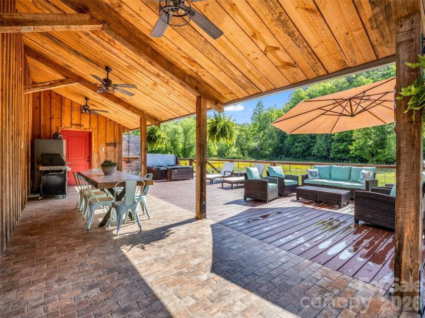400 Calhoun Trail, Rutherfordton, NC 28139.  MLS# CAR4378977, YatesRealty ID 19709. 