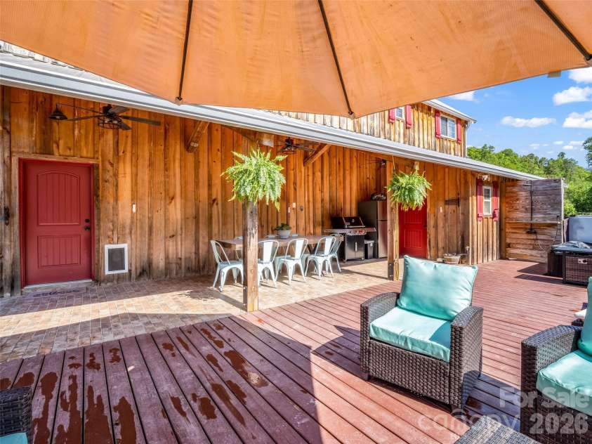 400 Calhoun Trail, Rutherfordton, NC 28139.  MLS# CAR4378977, YatesRealty ID 19709. 