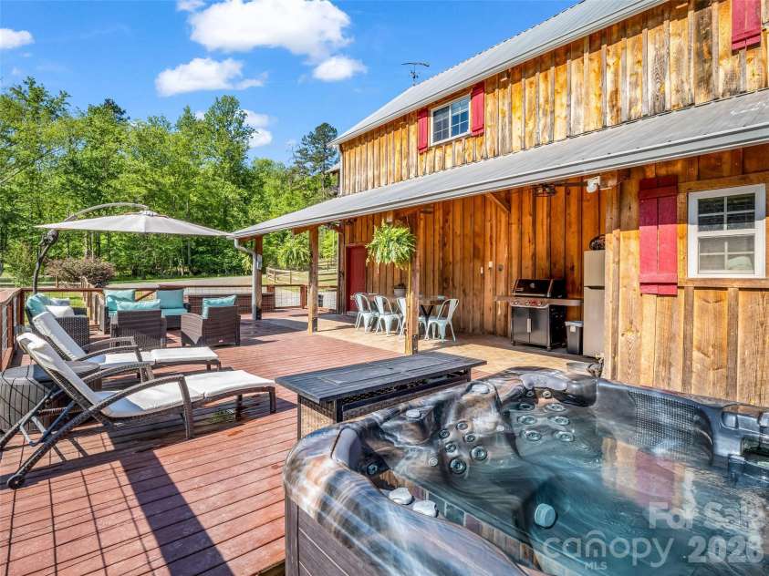 400 Calhoun Trail, Rutherfordton, NC 28139.  MLS# CAR4378977, YatesRealty ID 19709. 