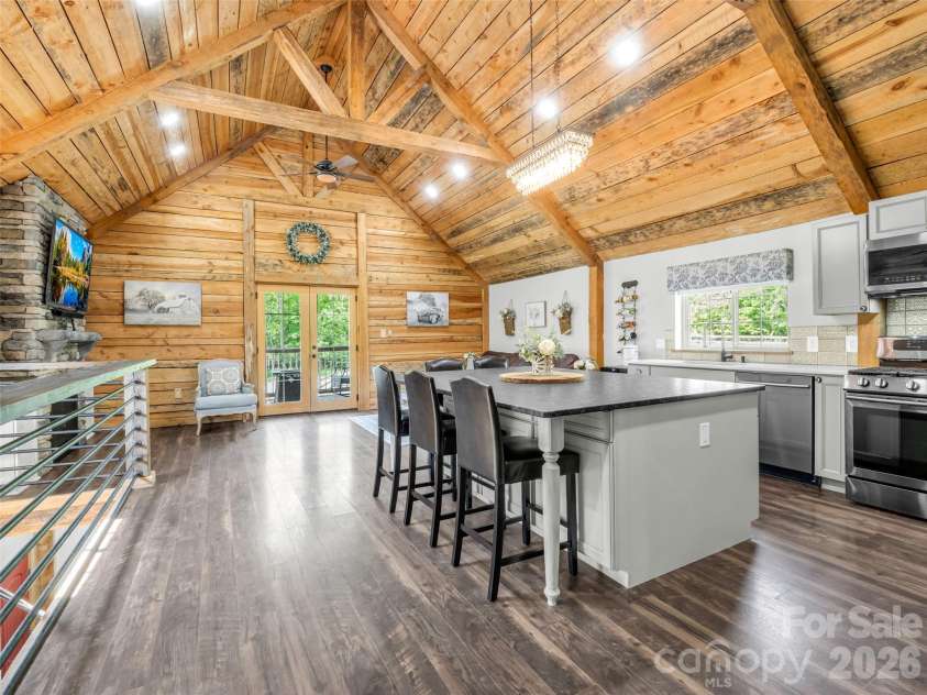 400 Calhoun Trail, Rutherfordton, NC 28139.  MLS# CAR4378977, YatesRealty ID 19709. 
