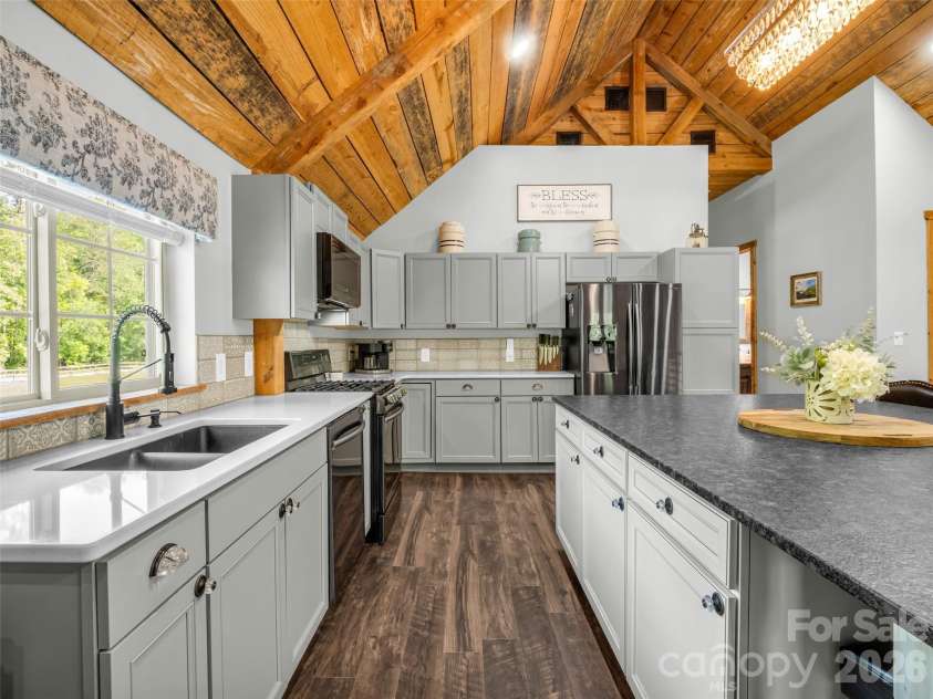 400 Calhoun Trail, Rutherfordton, NC 28139.  MLS# CAR4378977, YatesRealty ID 19709. 