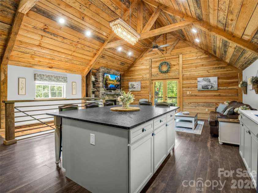 400 Calhoun Trail, Rutherfordton, NC 28139.  MLS# CAR4378977, YatesRealty ID 19709. 