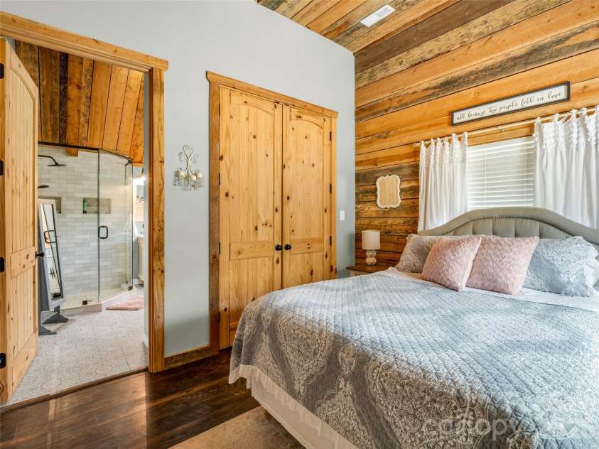 400 Calhoun Trail, Rutherfordton, NC 28139.  MLS# CAR4378977, YatesRealty ID 19709. 