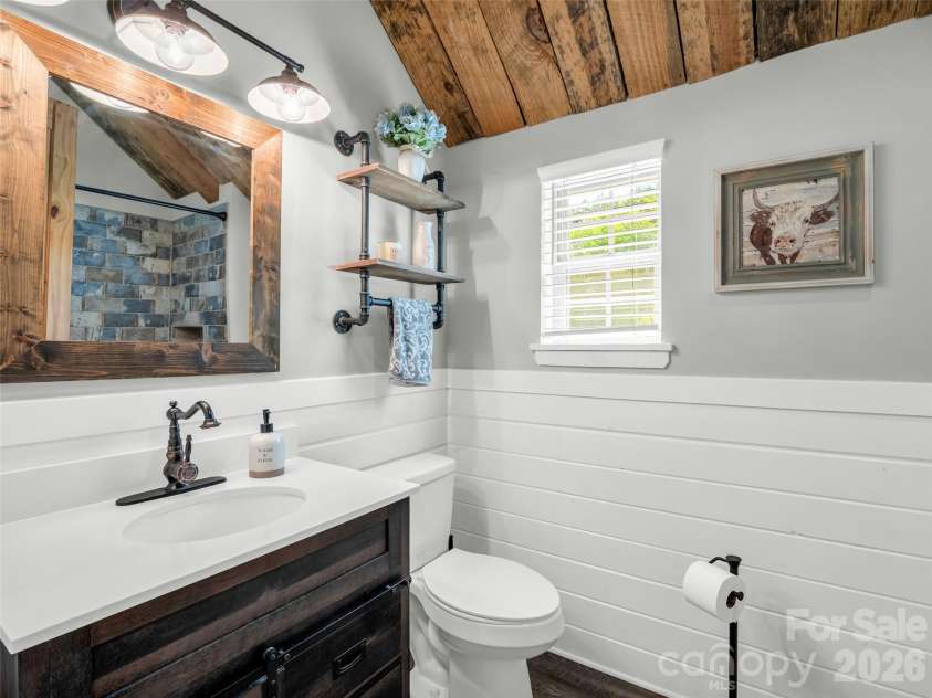 400 Calhoun Trail, Rutherfordton, NC 28139.  MLS# CAR4378977, YatesRealty ID 19709. 