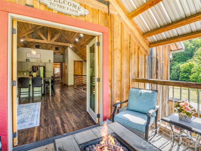 400 Calhoun Trail, Rutherfordton, NC 28139.  MLS# CAR4378977, YatesRealty ID 19709. 