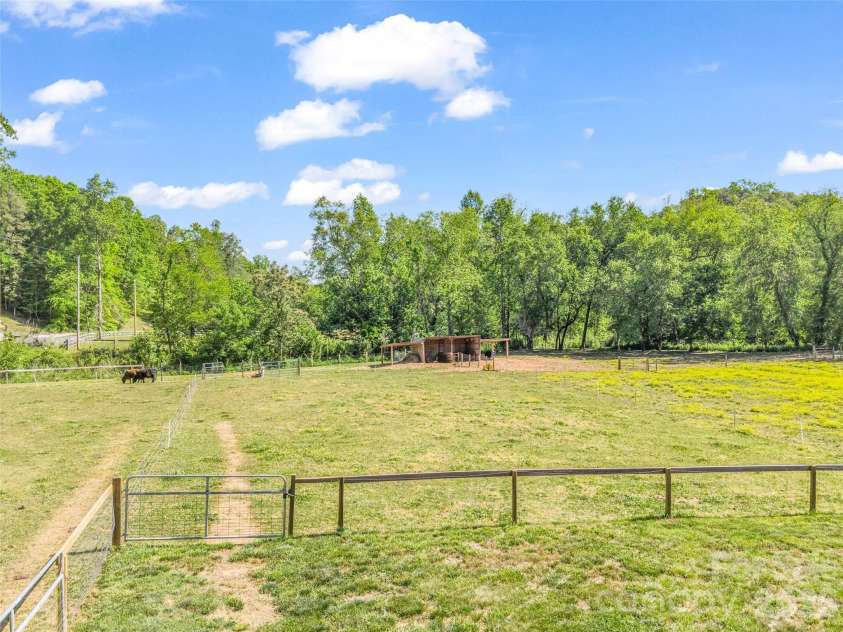 400 Calhoun Trail, Rutherfordton, NC 28139.  MLS# CAR4378977, YatesRealty ID 19709. 