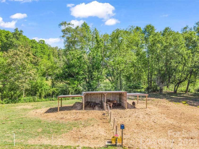 400 Calhoun Trail, Rutherfordton, NC 28139.  MLS# CAR4378977, YatesRealty ID 19709. 