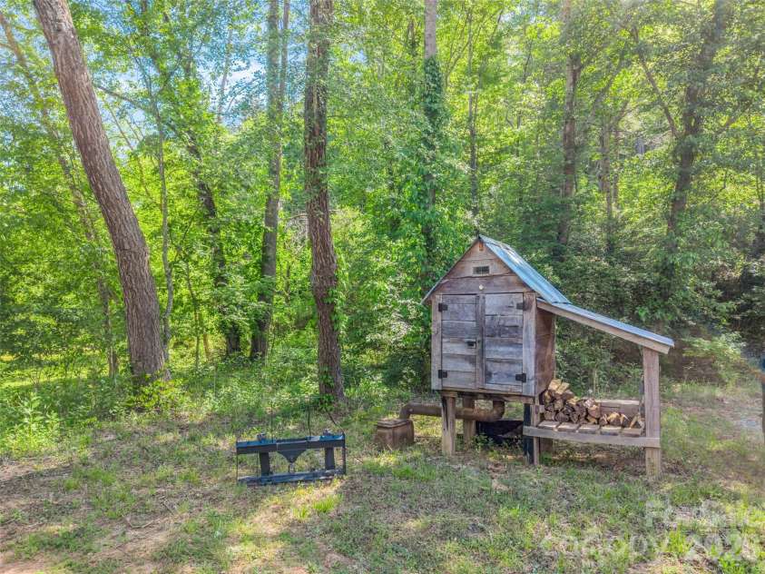400 Calhoun Trail, Rutherfordton, NC 28139.  MLS# CAR4378977, YatesRealty ID 19709. 
