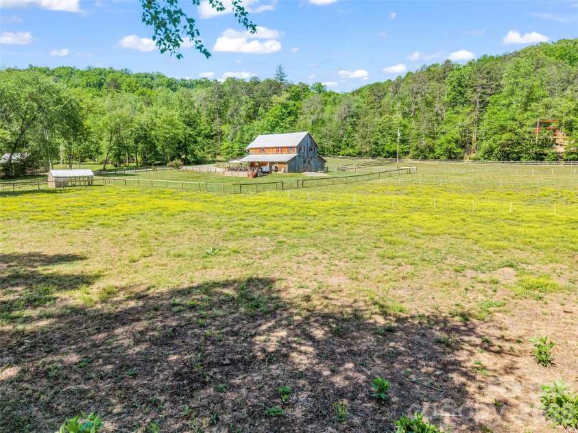 400 Calhoun Trail, Rutherfordton, NC 28139.  MLS# CAR4378977, YatesRealty ID 19709. 