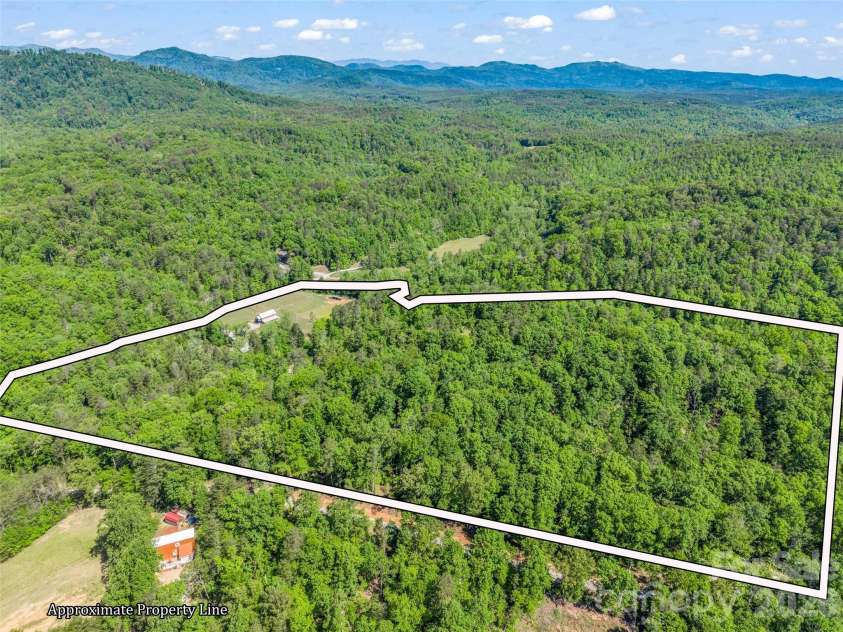 400 Calhoun Trail, Rutherfordton, NC 28139.  MLS# CAR4378977, YatesRealty ID 19709. 