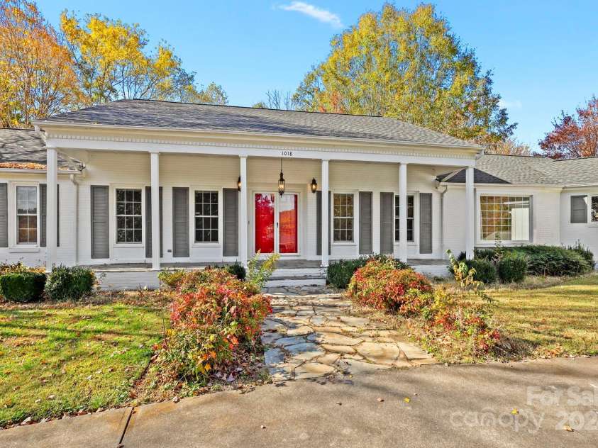 1018 Randolph Circle, Lenoir, NC 28645.  MLS# CAR4197150, YatesRealty ID 1971. 