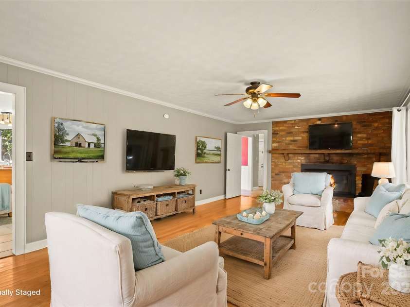 1018 Randolph Circle, Lenoir, NC 28645.  MLS# CAR4197150, YatesRealty ID 1971. 