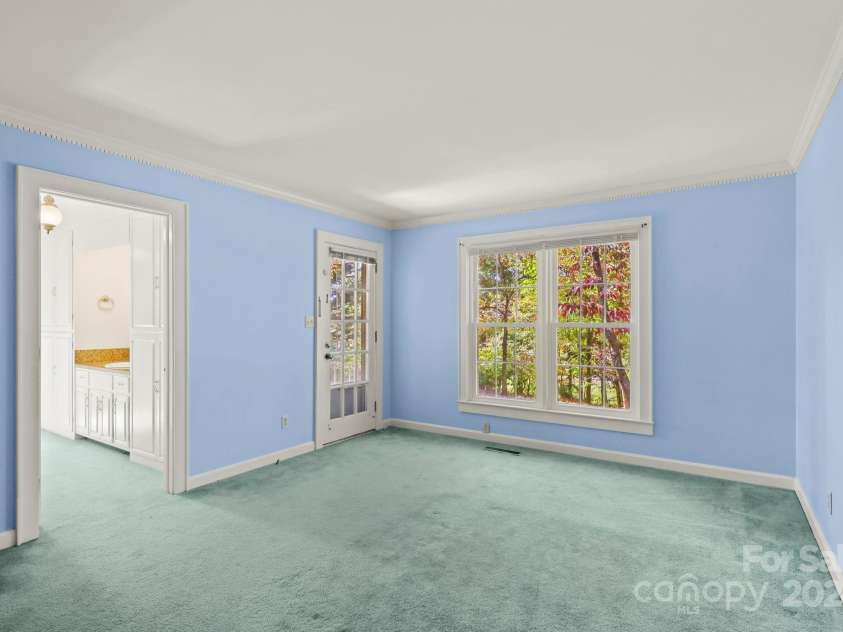 1018 Randolph Circle, Lenoir, NC 28645.  MLS# CAR4197150, YatesRealty ID 1971. 