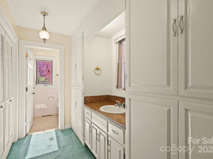 1018 Randolph Circle, Lenoir, NC 28645.  MLS# CAR4197150, YatesRealty ID 1971. 