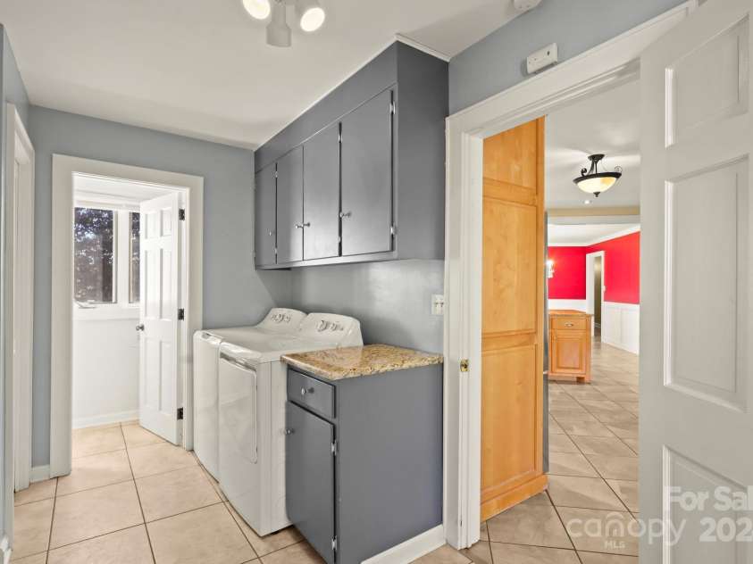 1018 Randolph Circle, Lenoir, NC 28645.  MLS# CAR4197150, YatesRealty ID 1971. 