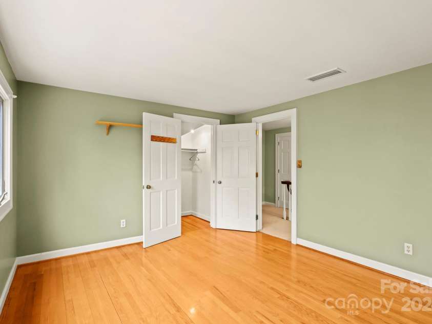 1018 Randolph Circle, Lenoir, NC 28645.  MLS# CAR4197150, YatesRealty ID 1971. 