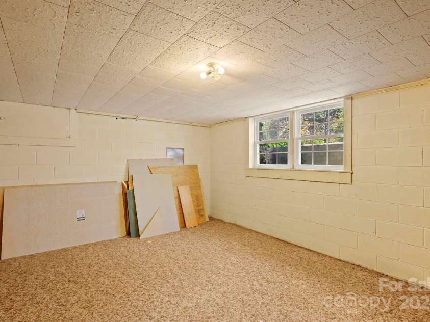 1018 Randolph Circle, Lenoir, NC 28645.  MLS# CAR4197150, YatesRealty ID 1971. 