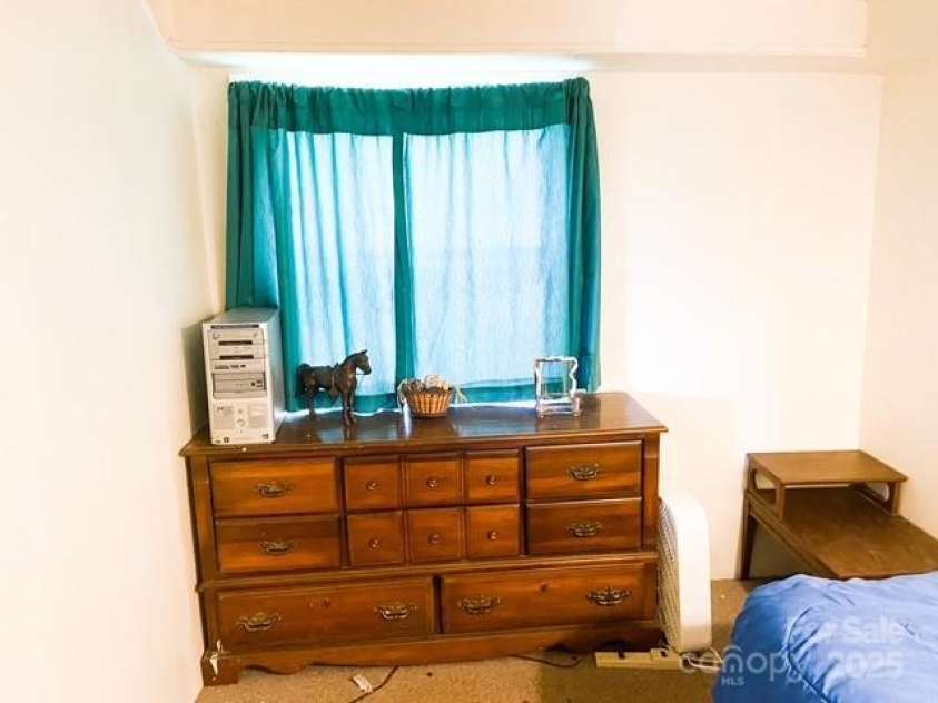 25 Highland Street, Weaverville, NC 28787.  MLS# CAR4322987, YatesRealty ID 1971. 