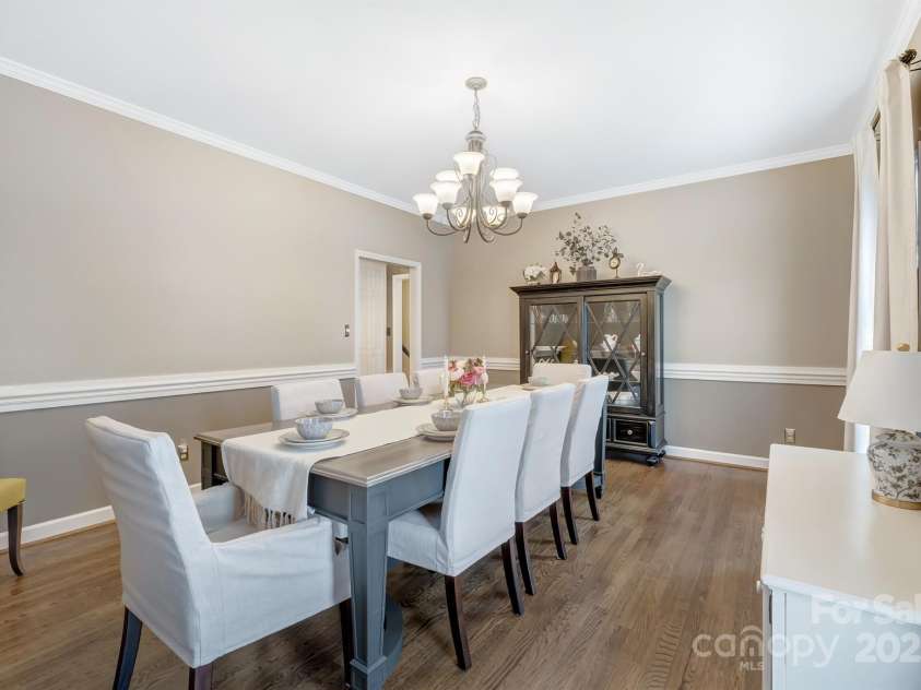 555 19th Avenue Lane, Hickory, NC 28601.  MLS# CAR4306912, YatesRealty ID 1971. 