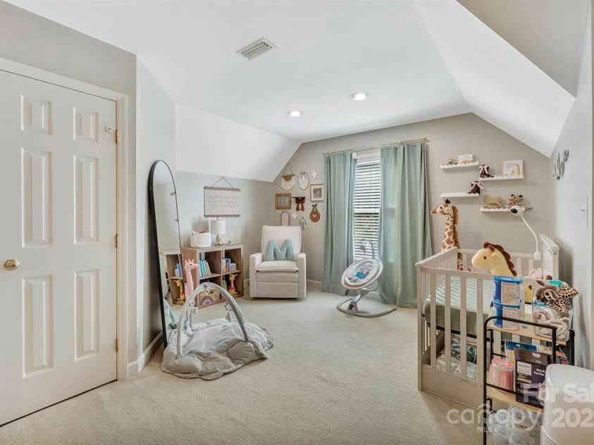 555 19th Avenue Lane, Hickory, NC 28601.  MLS# CAR4306912, YatesRealty ID 1971. 