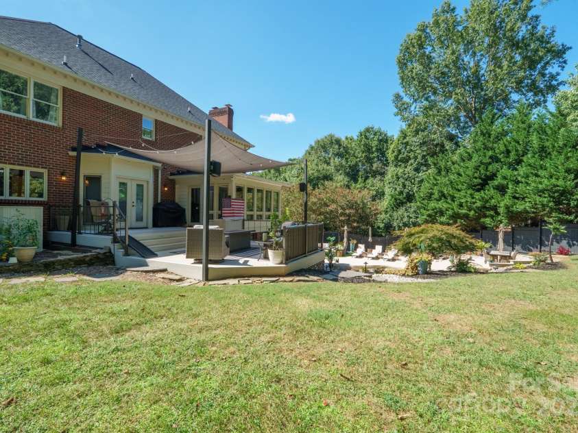 555 19th Avenue Lane, Hickory, NC 28601.  MLS# CAR4306912, YatesRealty ID 1971. 