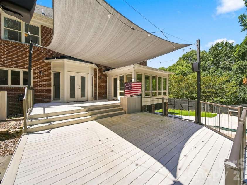 555 19th Avenue Lane, Hickory, NC 28601.  MLS# CAR4423464, YatesRealty ID 1971. 