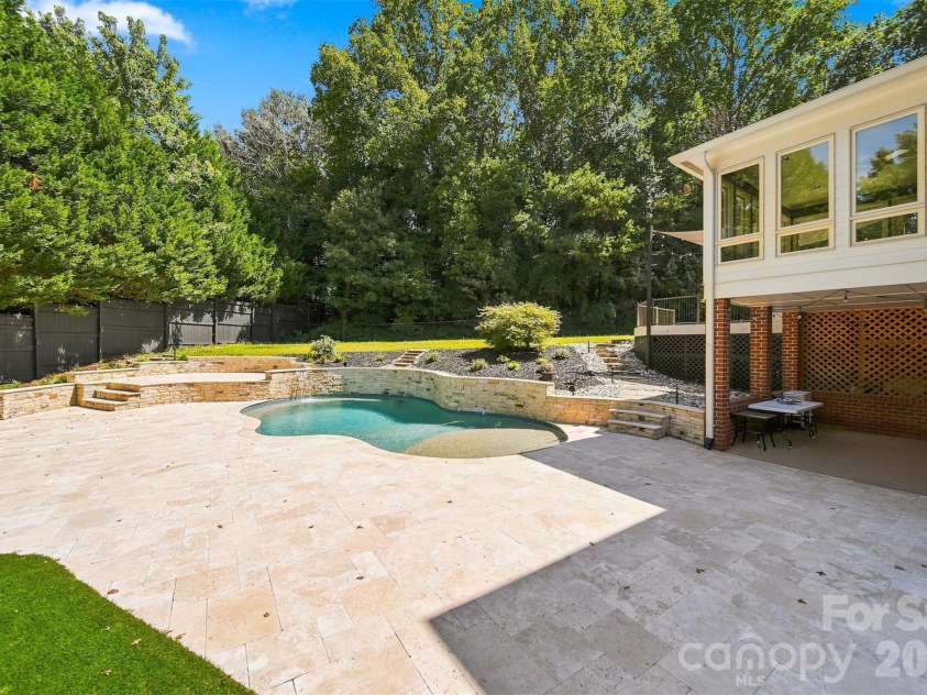 555 19th Avenue Lane, Hickory, NC 28601.  MLS# CAR4423464, YatesRealty ID 1971. 