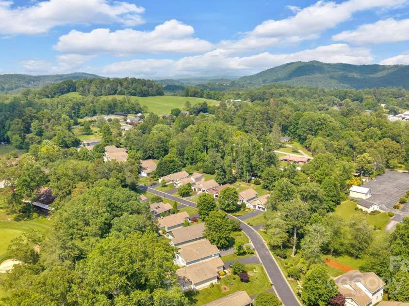 145 Fairway View Drive, Etowah, NC 28729.  MLS# CAR4267216, YatesRealty ID 19711. 