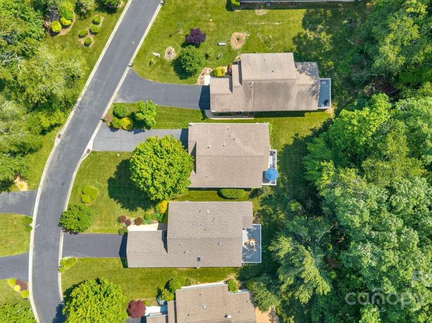 145 Fairway View Drive, Etowah, NC 28729.  MLS# CAR4267216, YatesRealty ID 19711. 